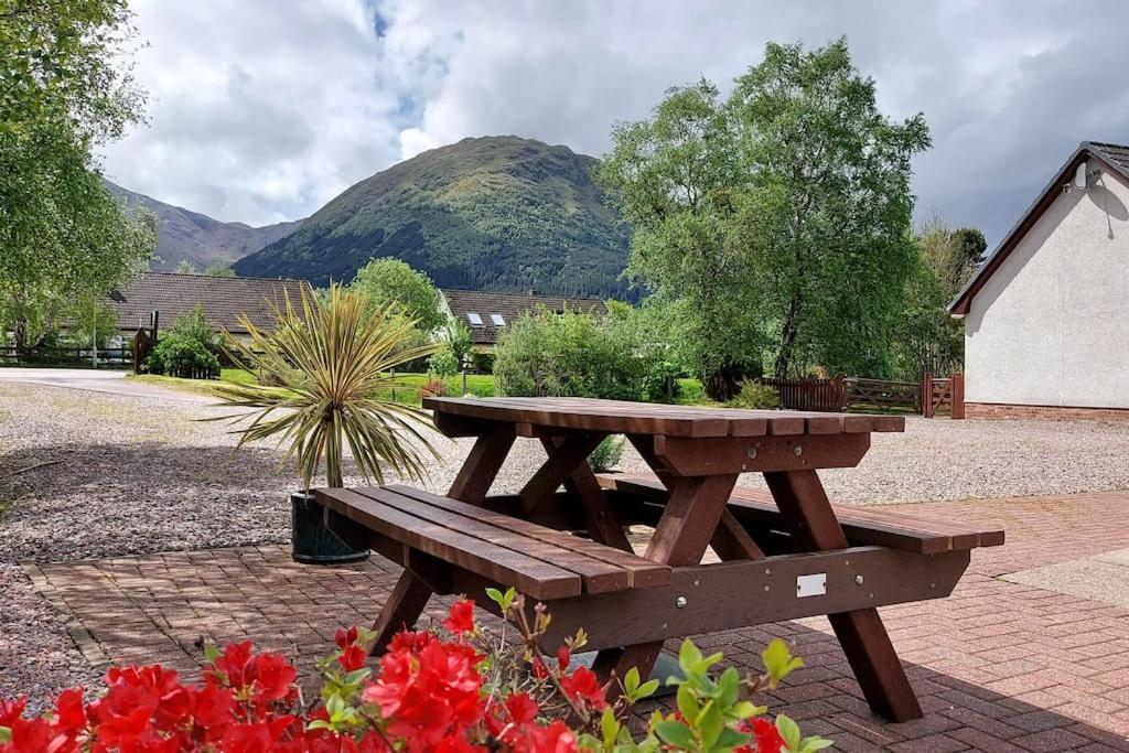 Roe Deer Cottage Near Glencoe Форт Уилям Екстериор снимка