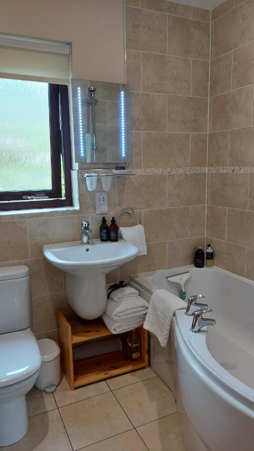 Roe Deer Cottage Near Glencoe Форт Уилям Стая снимка